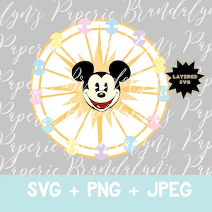 以下が含まれることがあります： ミッキーマウスの顔が観覧車のデザインの中央に配置されたデジタルグラフィック。 観覧車は白と黄色で、パステルカラーのゴンドラが付いています。 背景はグレーで、スクリプトフォントで「Calyn's Paperie Brandalyn」と書かれています。 画像には「SVG + PNG + JPEG」が含まれています。