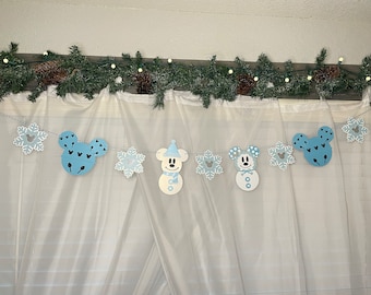 Mickey Mouse Christmas Banner: Shimmer Snowflakes & Snowman Mice