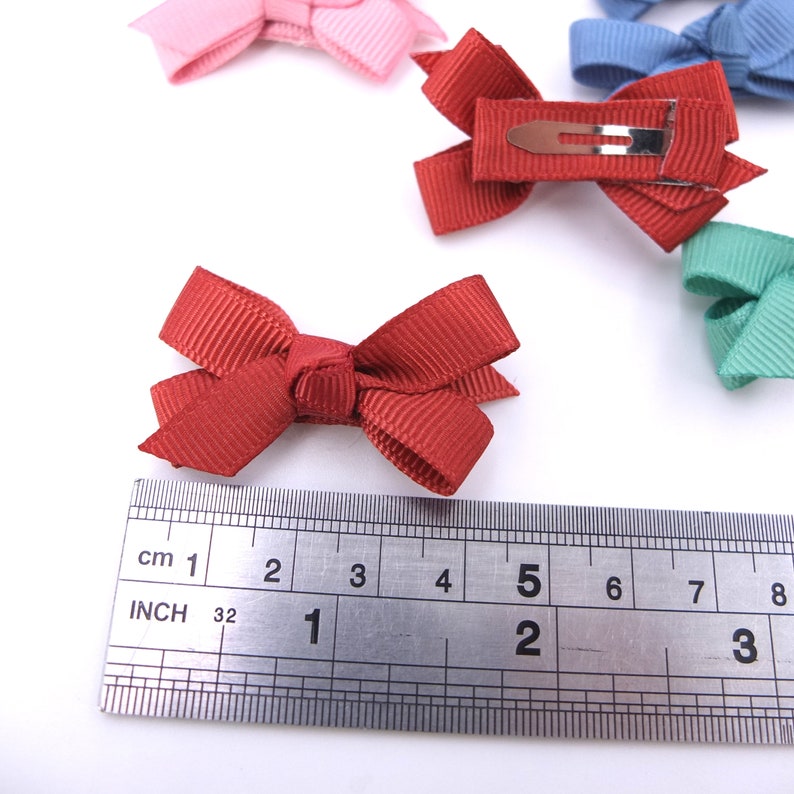 Choisissez 8 épingles à cheveux pour bébé, petite barrette à cheveux avec noeud Boutique, mini noeud, noeud pour bébé fille, noeud pour cheveux, cadeau de baby shower image 5