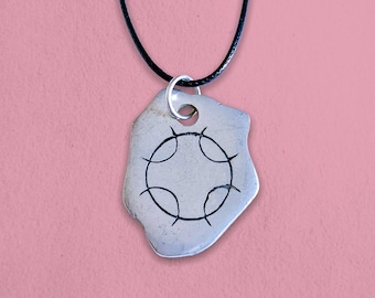 Colgante de metal abstracto vintage de la década de 1990 / curado por Rad Patch Co