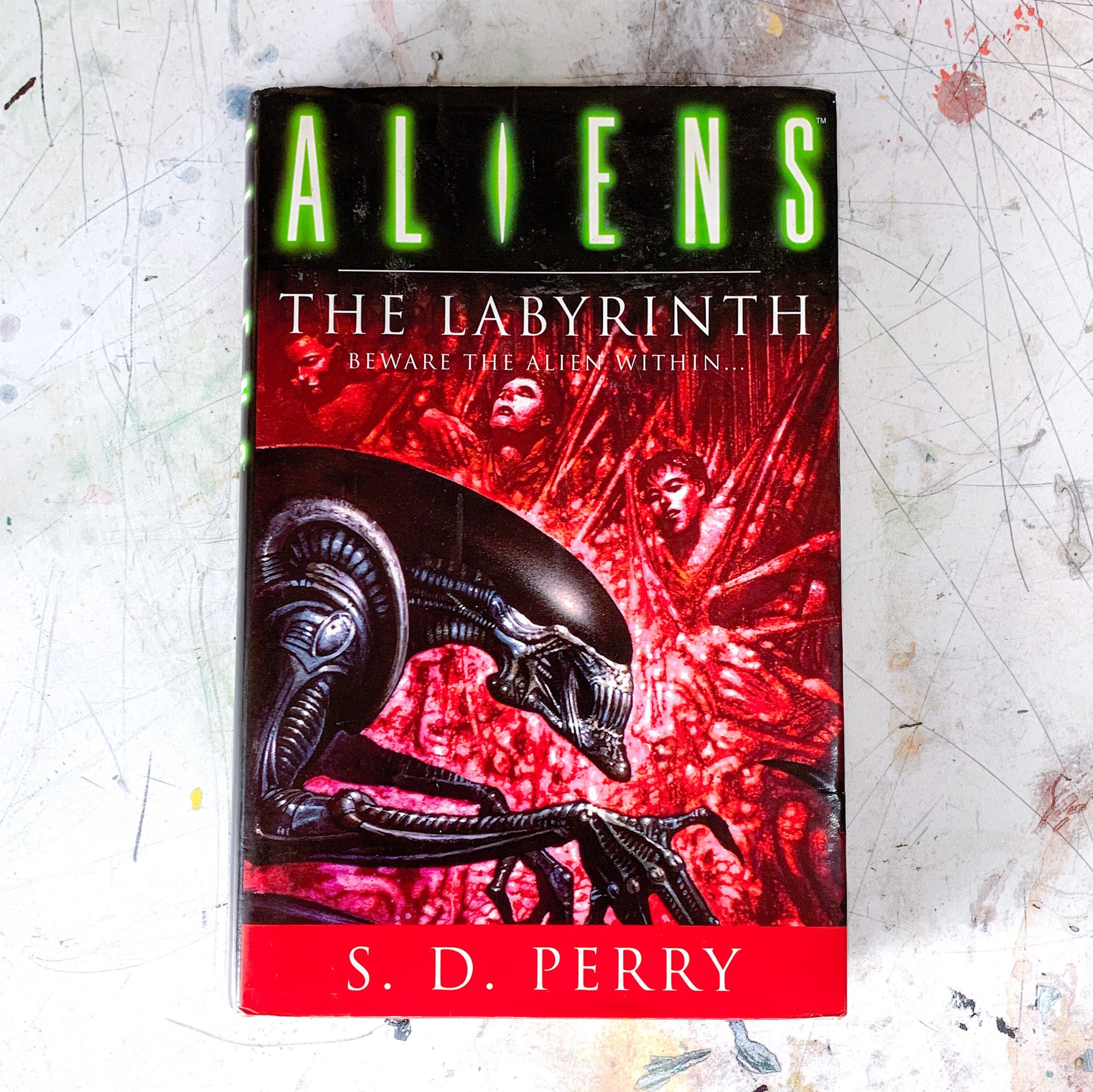 King Of The Labyrinth Novel Aliens: The Labyrinth de S D Perry 1996 Hardback Book | Etsy