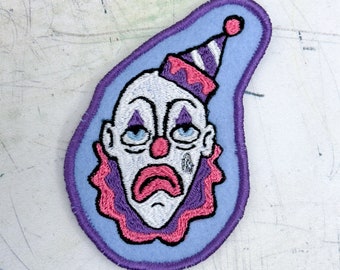 Parche bordado de movimiento libre de payaso triste, hecho a mano por Rad Patch Co