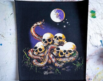 Parche trasero de serpiente y calaveras de la década de 1980 / Curado por Rad Patch Co
