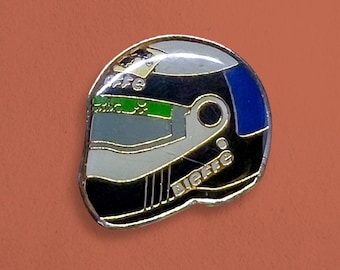 Pin de esmalte de casco de motocicleta vintage / curado por Rad Patch Co