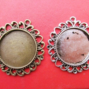 25mm Round Pendant Bezel Setting, 25mm Cabochon Tray - Great to Match Glass and Epoxy