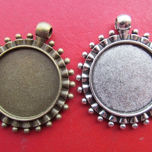 25mm Round Pendant Bezel Setting, 25mm Cabochon Tray - Great to Match Glass and Epoxy