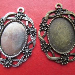 18mmx25mm Happy Babysbreath Pendant Tray, Bezel Setting, 18mmx25mm  Cabochon Tray - Antique Bronze,Antique Silver