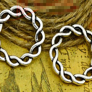 20mm Antique Silver tone/Antique Bronze Twisted Circle Ring Pendant Charm Finding