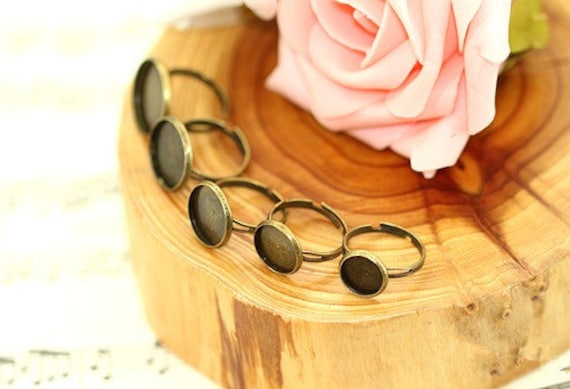 Silver tone/Antique Bronze Y Border Ring Bezel Setting, 10mm Blank Cabochon Tray - Great to Match Glass and Epoxy