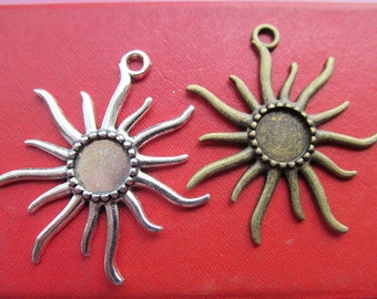12mm Sun Pendant Tray, Bezel Setting,12mm  Cabochon Tray - Antique Bronze,Antique Silver