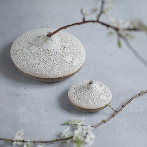Volcanoe mini bud vase, minimal nordic natural, handmade wheel thrown organic japandi yutori