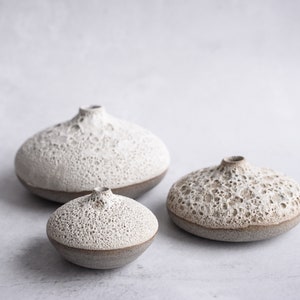 Volcanoe mini bud vase, minimal nordic natural, handmade wheel thrown organic