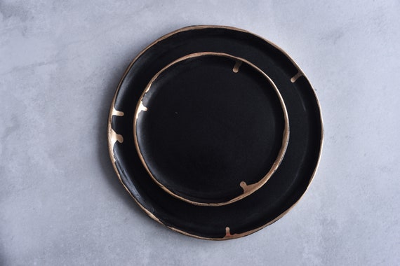 rustic handmade handcrafted anthracite stoneware plate dinnercakesalad plates natural nordic BLACK on black PERLAMUTER edge