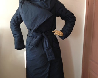 Long Loose winter collar down jacket/Atmosphere comfortable and warm asymmetrical wrap overcoat in black.