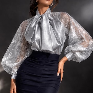 Silber Metallic Organza Bluse, schiere Spitze mit Puffärmeln, Bogen-Ausschnitt Top