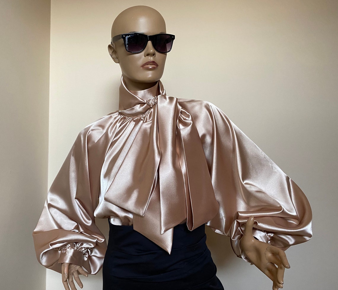 Chemisier Satin Nasty Gal – Pussybow, Couleur Sauge – Taille US 8 – Neuf Avec étiquettes