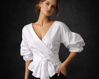 Vit omlottblus bomull för kvinnor, knytbandstopp i midjan, blus med puffärm, elegant minimalistisk topp, avslappnad chic skjorta, sommaromlottopp