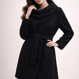 Zwarte wikkeljas van gekookte wol voor dames, zachte warme handgemaakte winterjas, gezellig herfstjack met riem, alledaagse bovenkleding