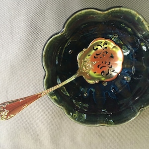 Towle Rustic Pattern 8.5&quot; Ornate Large Serving Strainer Ice Server Spoon 1895 Sterling Silver w/ Gold Wash Perforated Bowl No Mono.