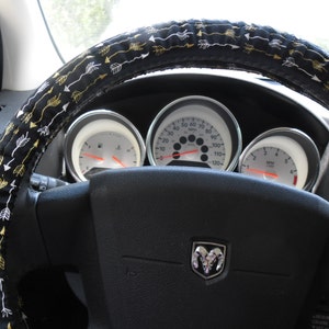 Steering Wheel cover, Black with Flying Arrows  Birthday Gift, Girl,Car Accessory, Women