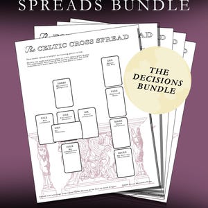 Puede incluir: Un conjunto de diseños de cartas de tarot en papel blanco con el texto "DECISIONS TAROT SPREADS BUNDLE". Los diseños incluyen "The Celtic Cross Spread" y otros diseños. También se ve el texto "5 BEAUTIFUL, EASY CARD LAYOUTS".