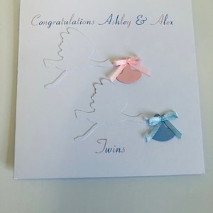 Gepersonaliseerde handgemaakte felicitaties geboorte van tweeling nieuwe baby jongen meisje kaart