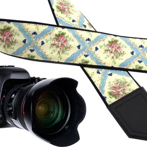 エレガントな花柄のカメラストラップ。トレーサリー柄のカメラストラップ。DSLR および SLR カメラ用のカメラストラップ。InTePro のカメラアクセサリー