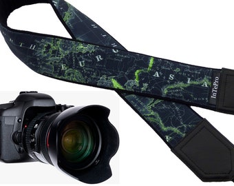 Snygg och bekväm kamerarem med praktiska fickor för alla DSLR-kameror. Kamerarem med karta över Europa.