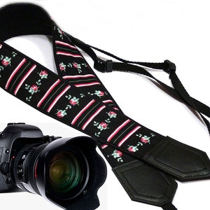 花柄カメラストラップ。ストライプ柄のバラ柄カメラストラップ。DSLR / SLR カメラストラップ。InTePro の写真アクセサリー