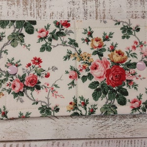 Flowers - Thread Keeper Cross Stitch, Needlework, Quilting, Embroidery, Sewing - Medium size 5” x 8” - Loose threads, Needles - Handmade
