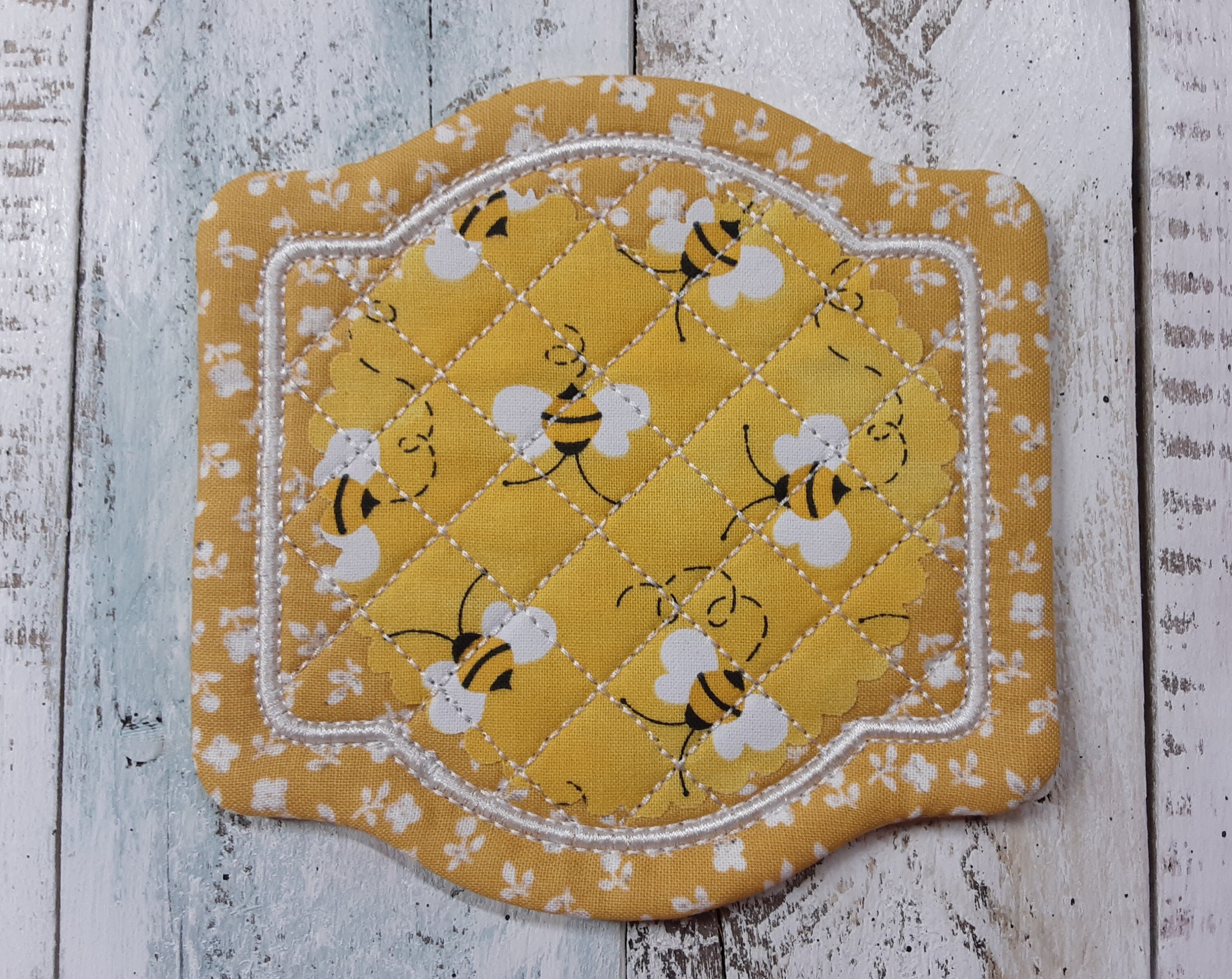 Little Stitchies - Beeskeps Candle Mat Kit