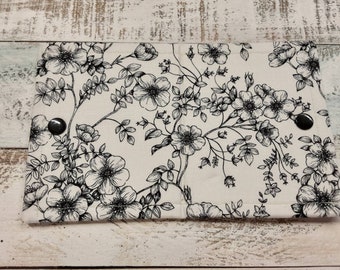 Flowers - Thread Keeper Cross Stitch, Needlework, Quilting, Embroidery, Sewing - Medium size 5” x 8” - Loose threads, Needles - Handmade