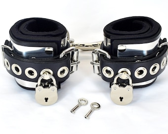 Locking Metal Band Wrist Bondage Cuffs (mature)
