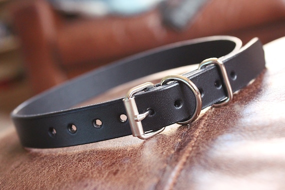 Belt outlet buckle choker