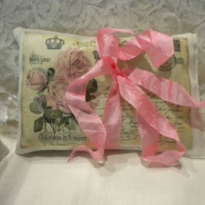 Lavender Sachet Shabby Chic / Vintage Paris