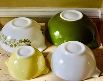 70's Vintage Pyrex Spring Blossom Cinderella Nesting Bowl 444
