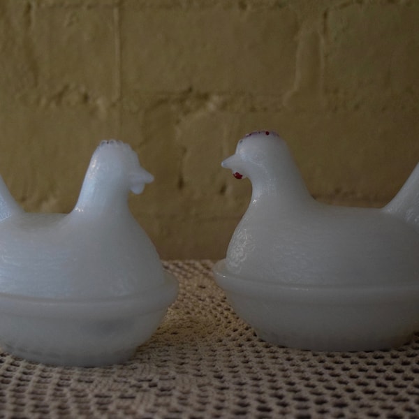 White Milk Glass Hen on a Nest Chicken Candy Dish Salt Cellar Pinch Pot Vintage Hen Candy Dish Set of 2