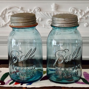 Bocaux Mason Blue Ball Perfect, logo 1923-1933, couvercles en zinc et inserts en verre, 1 quart (lot de 2)