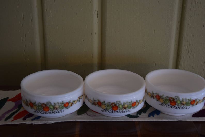 GEMCO Spice of Life Le Serveur Soup Cereal Serving Condiment Bowls with French Lettering Milk Glass Corning Condiments Set of 3