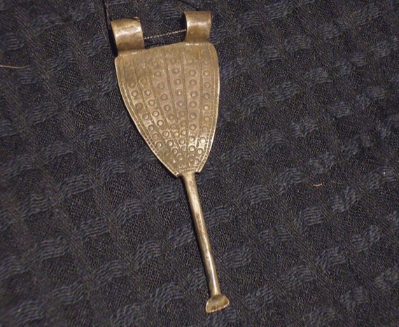 Nomadic tribal silver earwax scoop, part of groom… - image 1