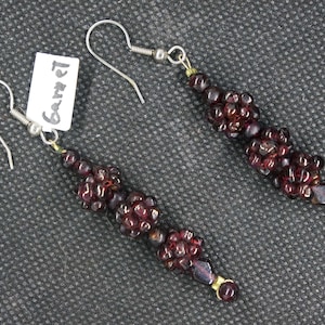 Vintage garnet cluster drop earrings. 45 mm (2&quot;)