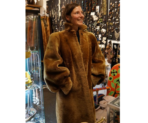 Mouton coat, 1940's, great shape, puff sleeve, spl