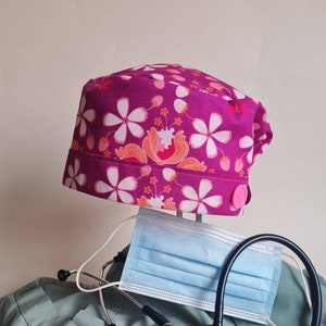 Scrub Cap with Buttons, Women&#39;s Medical cap, Surgical cap, Adjustable with buttons, RN, RT, Anesthesia, Flowers on a Fusia Pink