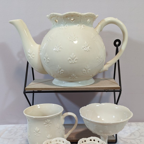 Skye McGhie Cream Lace Théière, Compote, Mug avec Salière et Poivrière