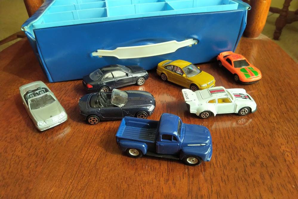 Offizielle 1961 Mini Matchbox Auto Sammler Box mit 7 Autos, Blaue Matchbox  Autotasche - .de