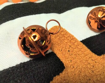 Halloween Pumpkin Bells, Orange Pumpkins, Set of 5 Decorative Jack O&#39;Lanturn Bells, Halloween Crafts, Hobbies, Party Favor Crafts, Sewing