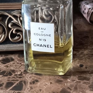 Chanel no 19 vintage - Etsy 日本