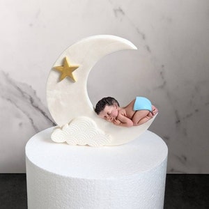 Fondant Baby and Moon cake topper image 1