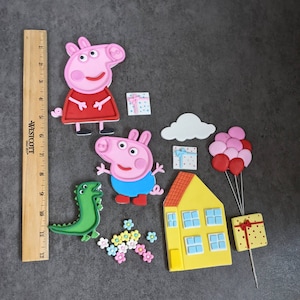 Fondant Peppa Pig inspired cake topper set