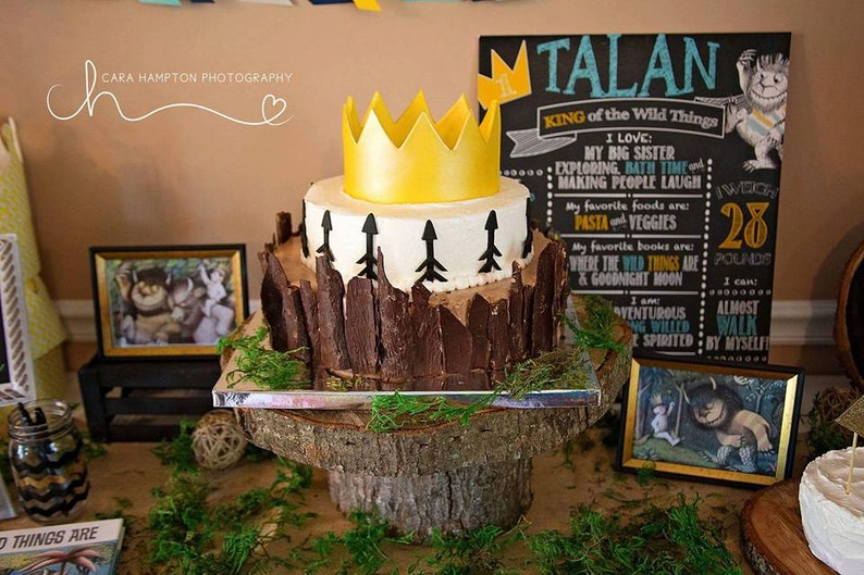 Where the Wild Things are inspired Fondant Crown Cake Topper image 3